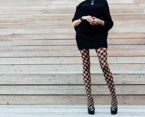 I love her pink fishnets very much