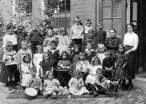 Old family. Олд Фэмили. Black Family old. Old Black and White photos. SS черный Старая школа.